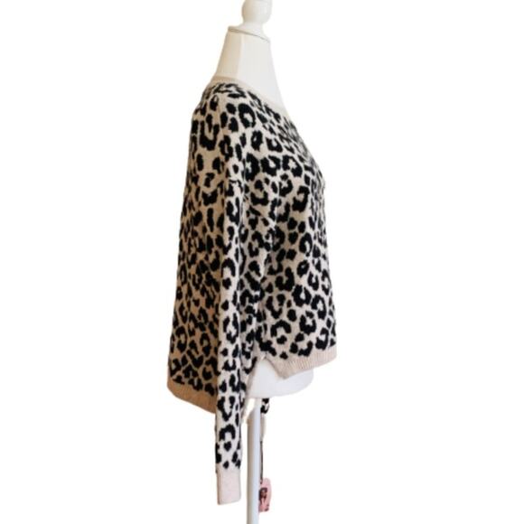 Sincerely Jules Sweater Leopard Animal Print Crew Neck Fuzzy Soft Large NEW - Picture 4 of 11